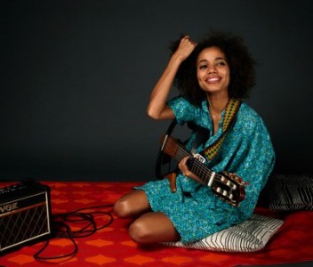 Nneka_-_Press_Shot_5.jpg