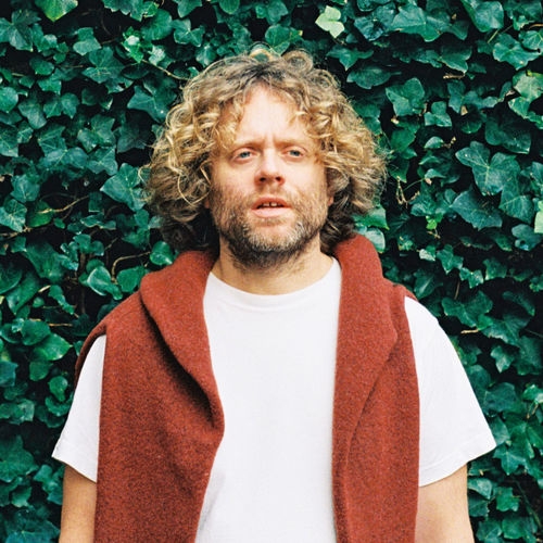 Portraits - Benny Sings